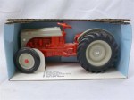 ERTL 843 Ford 8N